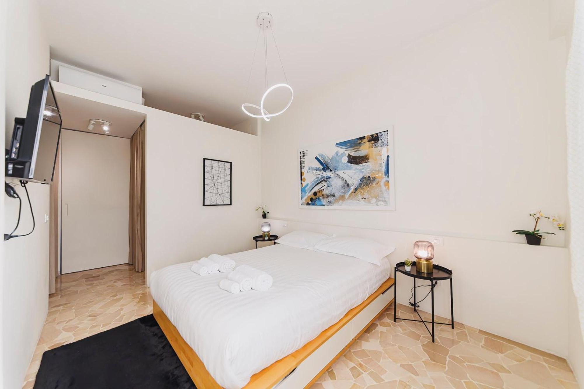 Luminoso Apt In Porta Venezia Milan Luaran gambar